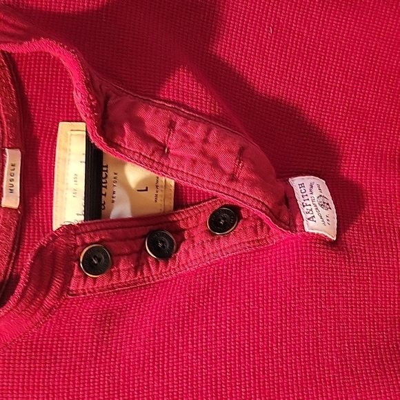 A&F Red long sleeve shirt size L - Picture 5 of 6